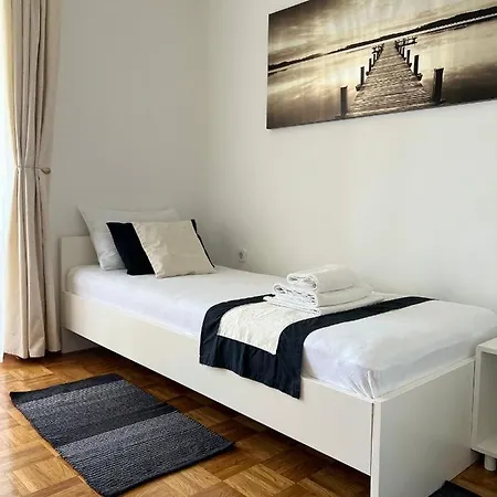 Apartments Loncar-Near Zrce Beach Novalja Exterior photo