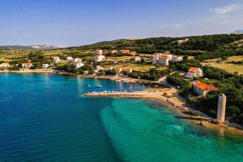 Loncar-near Zrce