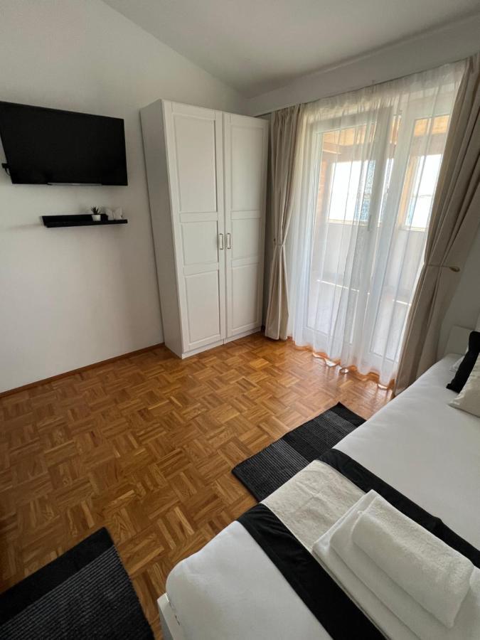 Loncar-near Zrce Apartment *