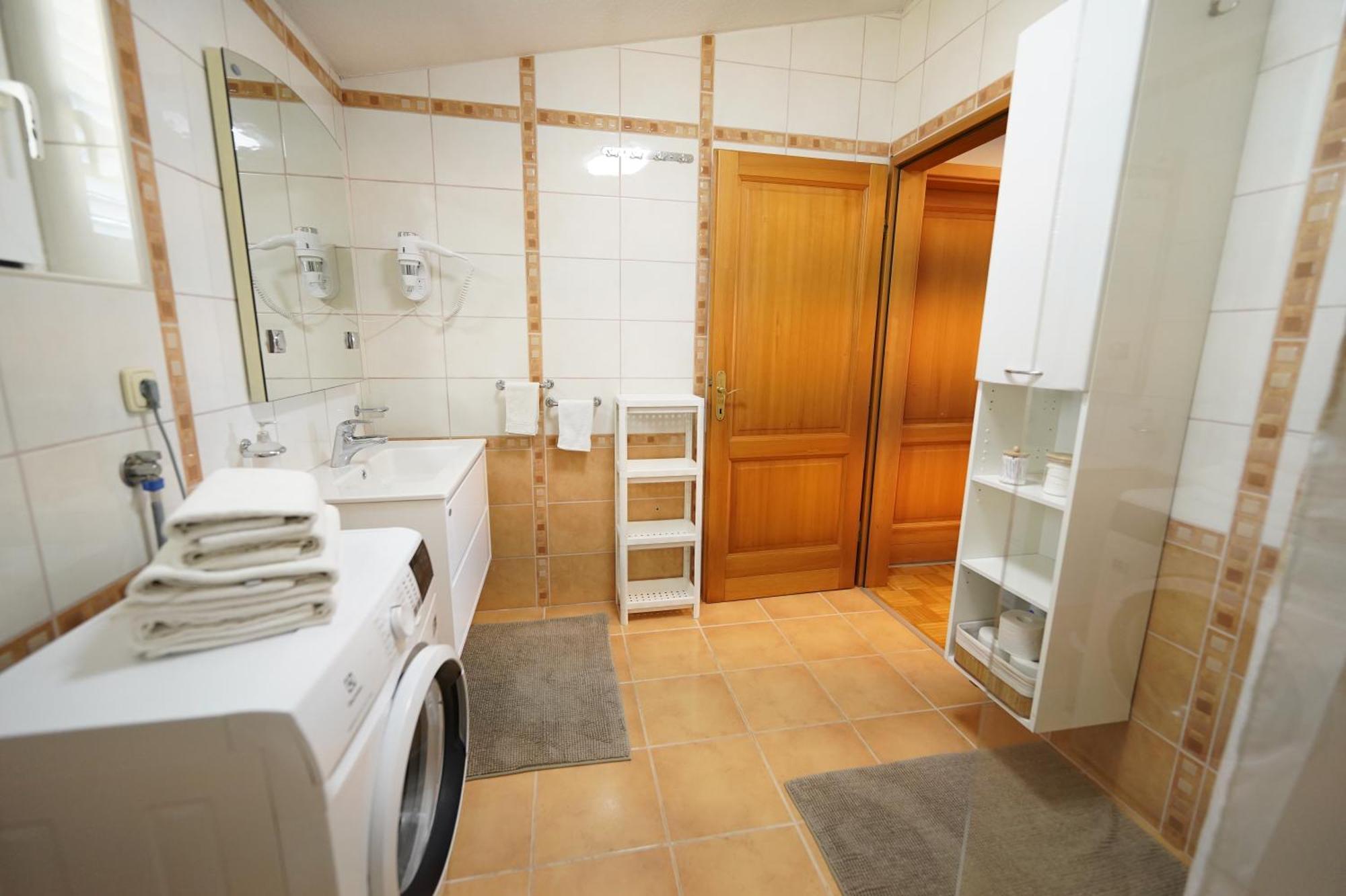 Apartment Loncar-near Zrce