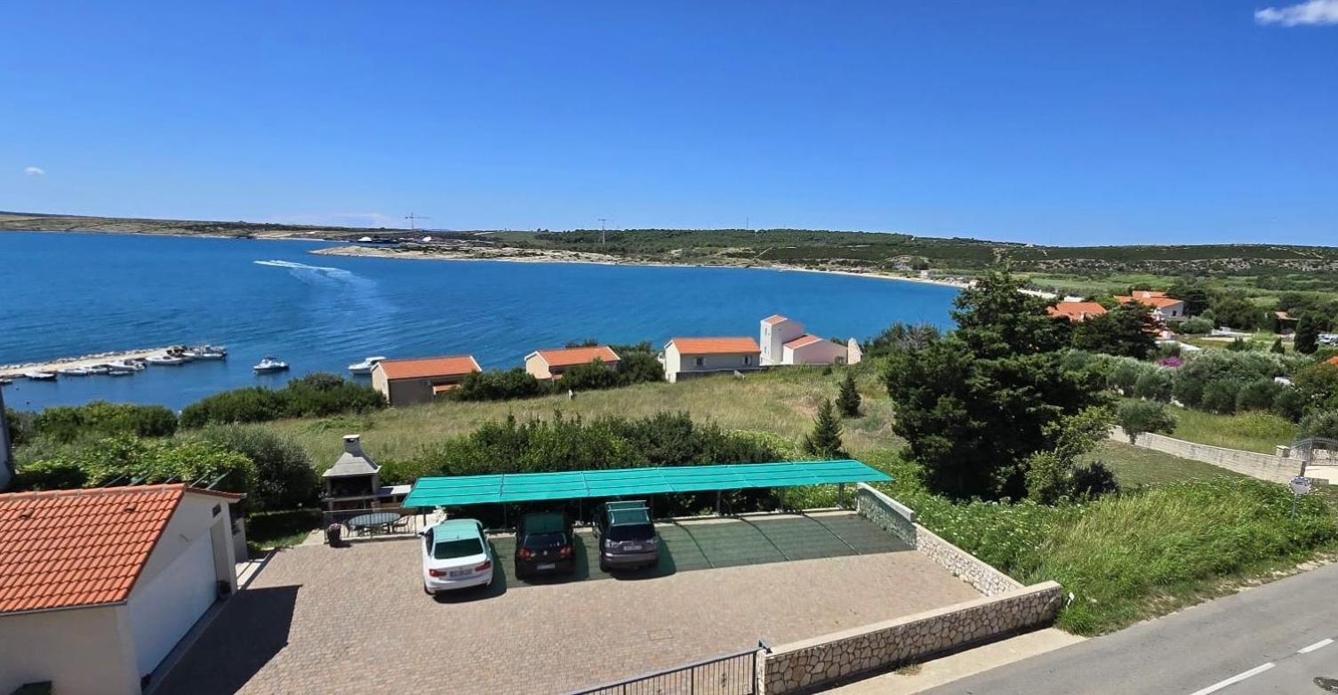 Loncar-near Zrce Apartment