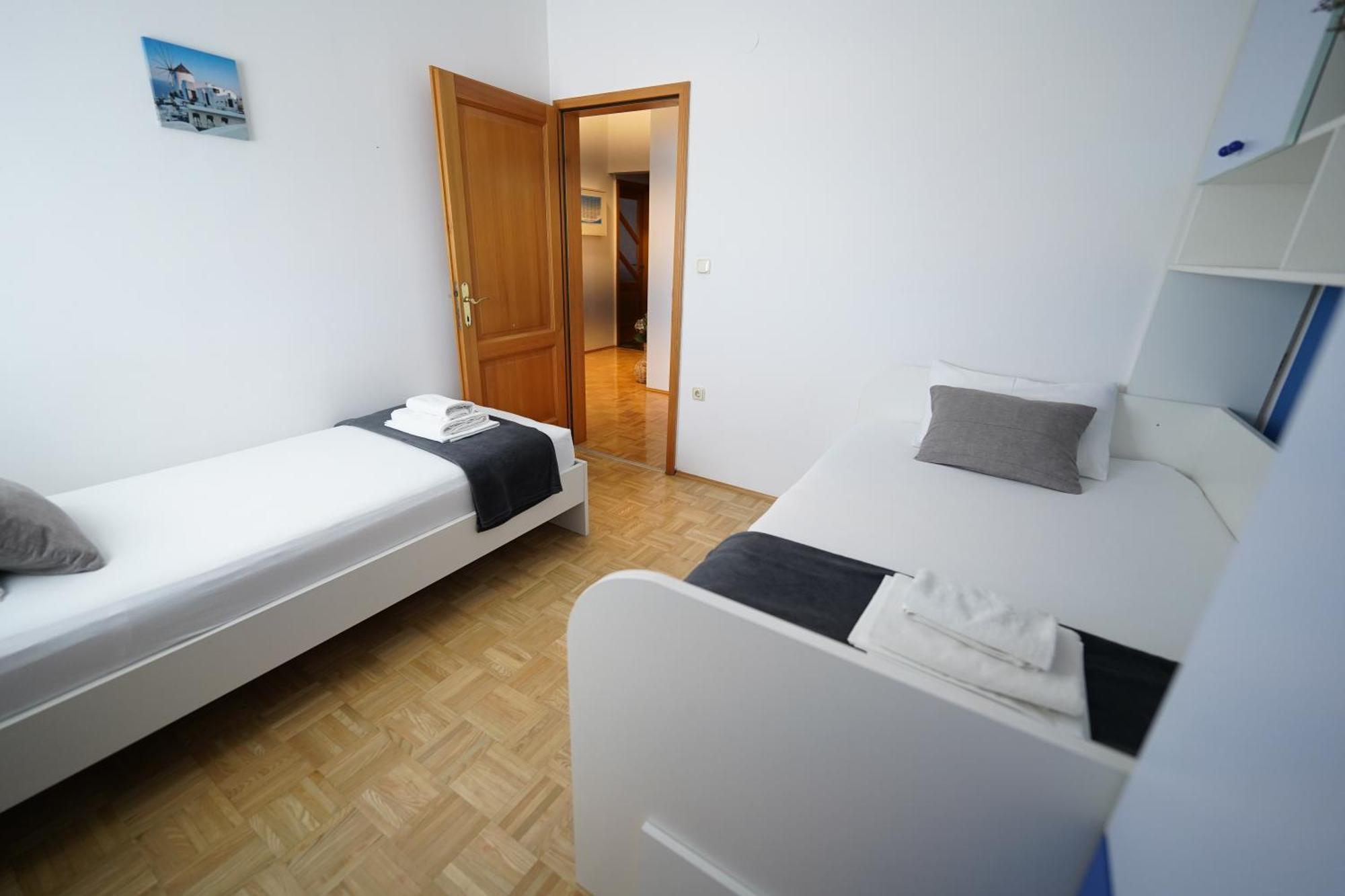 Apartment Loncar-near Zrce Novalja